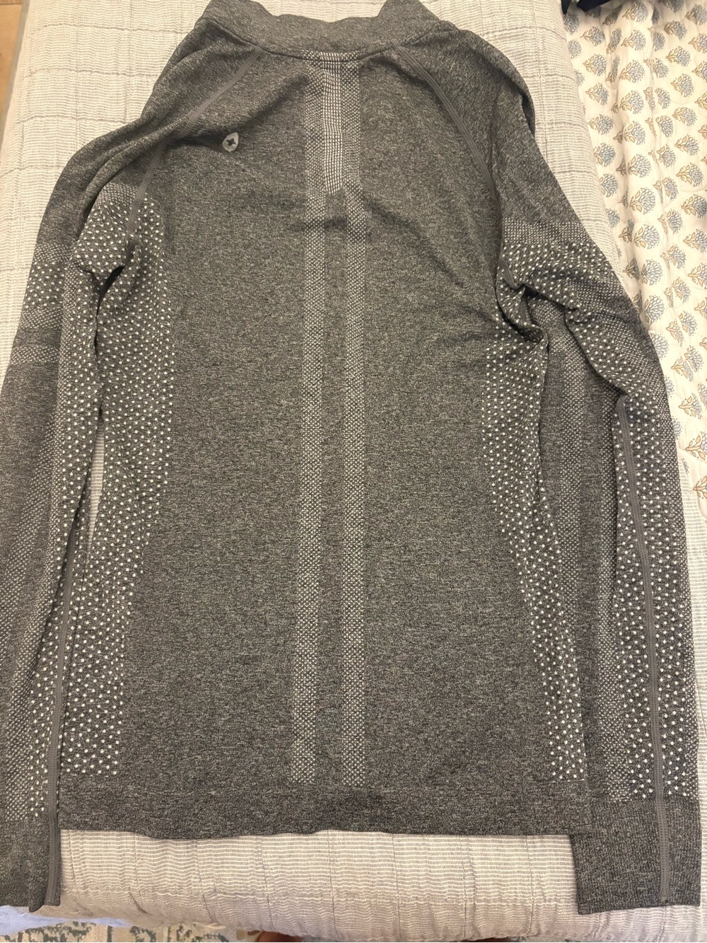 Figs Womens Gray Crewneck Performance Sweater